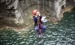 Ateş savaşçılarının kurtarma tatbikatı komandoları aratmadı