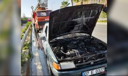 Alanya’da seyir halindeki otomobil yandı!