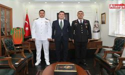 Kaymakam Öztürk’ten komutanlara yeni rütbe kutlaması