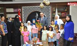 Alanya’da öğrenciler harçlıklarını Gazze için bağışladı