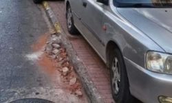 “Alanya'da kaldırımlar otoparka döndü”