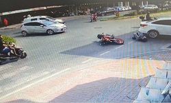 Aynı kavşakta 5 dakika arayla iki motosiklet kazası kamerada