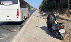 Alanya'da midibüsle çarpışan motosikletli yaralandı