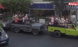 Alanya'da safari araçları iskeleyi kilitledi