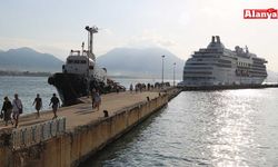 İngilizler Alanya'ya denizden geldi