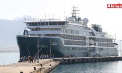 ABD’li ve Rus turistler Alanya’ya denizden geldi