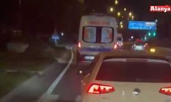 Alanya’da ambulansa yol vermeyen sürücüye ceza