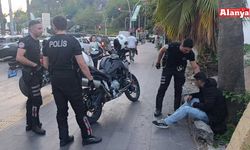 Baygın bulundu, polisleri görünce elini öptü