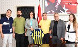 FB’lilerden Başhekim Yılmaz’a ziyaret
