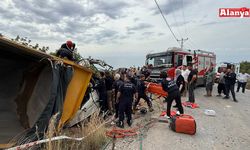 Alanya’da iki hafriyat kamyonu şarampole devrildi: 1 ölü 1 yaralı
