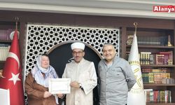 Alanya’da Almanya vatandaşı kadın Müslüman oldu