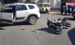 Otomobille motosiklet çarpıştı: 1 yaralı