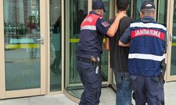Alanya’da hırsızlık suçundan aranan şahıs jandarmadan kaçamadı