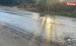 Alanya'da ıslanan yol tehlike saçıyor