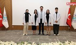 ALKÜ öğrenciler beyaz önlüklerini giydi