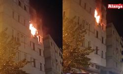 Apartman dairesi alev alev yandı