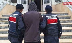 Aranan şahıs jandarmadan kaçamadı