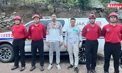 Yürüyüş sırasında kaybolan 2 genç, 15 saat sonra JAK timleri tarafından bulundu