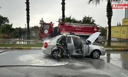 Seyir halindeki otomobil yandı