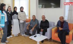 KYK’lı Gençlerden Alanya Huzurevine Anlamlı Ziyaret