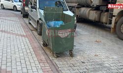 Alanya’da çöp konteynerinin kendisi çöp haline geldi