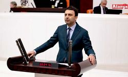 AK Partili Köse; "Antalya baklava kutularındaki paralarla ve külçelerle anılıyor"