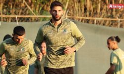 Alanyaspor'un yıldızına iki dev talip