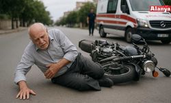 Alanya’da motosiklet kazasında yaşlı adam yaralandı