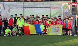 Minikler Hagi ile bir araya geldiler