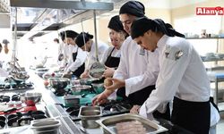 ALKÜ’lü öğrenciler Uzak Doğu mutfağını uzmanından öğreniyor