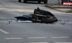 Alanya’da kamyonetle çarpışan motosikletin sürücüsü yaralandı