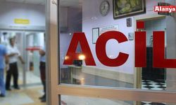 Alanya’da gaz pedalı takılı kalan otomobil duvara çarptı: 1 yaralı