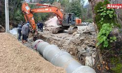 Alanya'da tıkanan menfezler ekipler tarafından açıldı