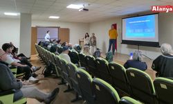Alanya Huzurevi sakinlerine güvenli teknoloji eğitimi