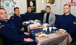 Kaymakam Öztürk Sahil Güvenlikle iftarda buluştu