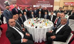 Mustafa Sünbül, Devlet Bahçeli’nin düzenlediği iftara katıldı
