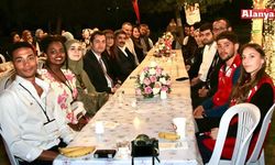 Kaymakam Öztürk üniversitelilerle iftarda buluştu