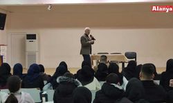 Alanya’da seminerde Ramazan ayının kazandırdıkları anlatıldı
