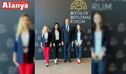 Rektör Karasar ve öğrenciler, Antalya Diplomasi Forumu’na katıldı