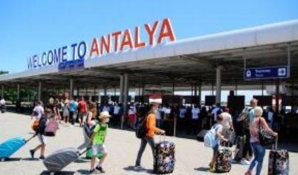 Antalya’ya 7 ayda 2 milyondan fazla turist geldi