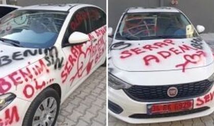 Saplantılı aşığın sprey boyayla aşk duvarına döndürdüğü otomobil temizlendi