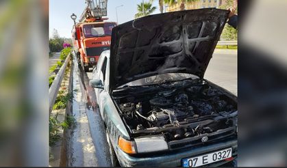 Alanya’da seyir halindeki otomobil yandı!