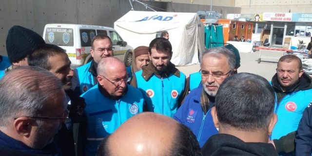 Hatay Kırıkhan’da bazı camilerde ezanlar ambulanstan okunuyor