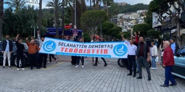 Alanya’da Ekrem İmamoğlu'na pankartlı protesto | VİDEO HABER