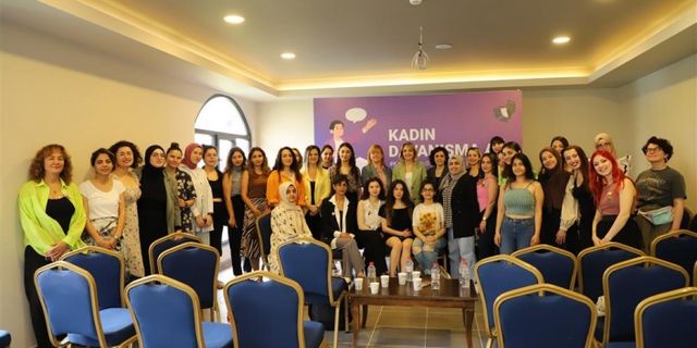 Alanya Belediyesi’nin meclis üyeleri “Kadın Dostu Siyaseti” anlattı