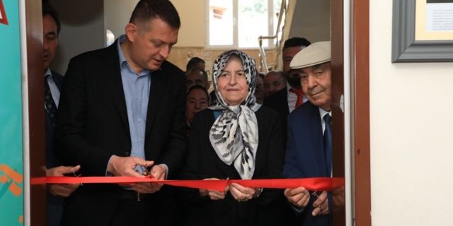 Alanya’da Mehmet Özkan Kütüphanesi açıldı