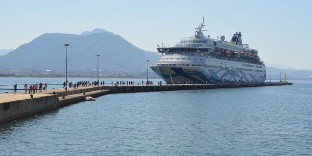 İsrailli turistler Alanya’ya ikinci kez denizden geldi