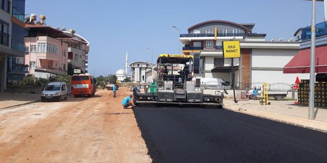 Oba Mahallesi’nde başlatılan asfalt çalışması hız kesmiyor
