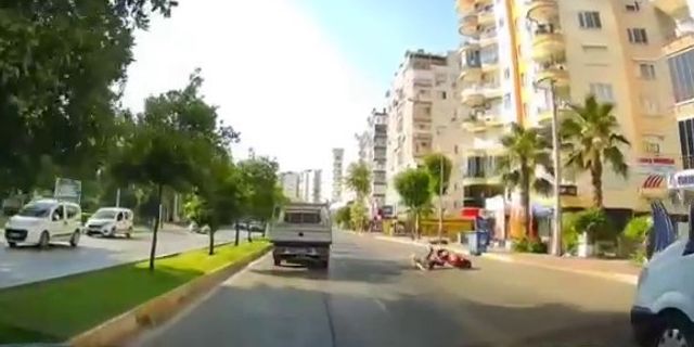 Yola dökülen yağ motosiklet sürücüsünü hayatından ediyordu!