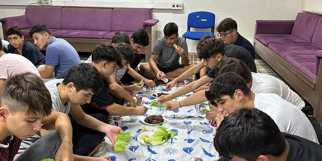 Alanya’da öğrenciler için çiğ köfte etkinliği düzenlendi